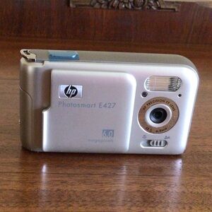 HP Photosmart E427 Silver Point-and-Shoot Digital Camera